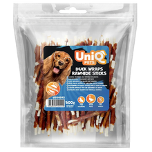 UniQ poslastice za pse, 500 g, pačetina obmotana oko štapića od sirove kože